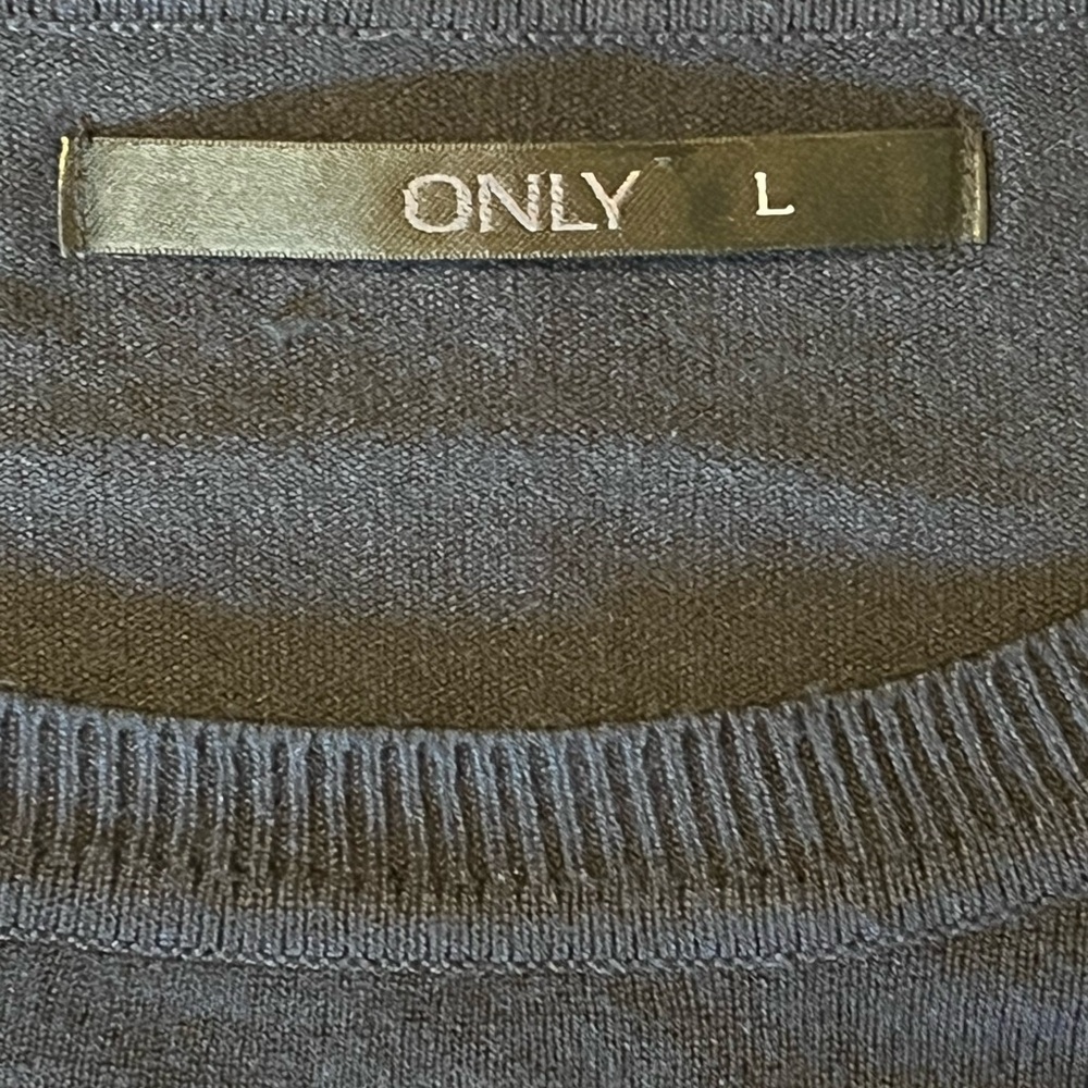 Only lightweight sweater - Picture 5 of 5